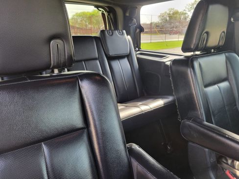 Used 2017 Ford Expedition Limited w/ Equipment Group 301A image 9