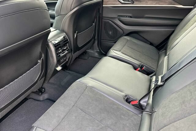 New 2026 Jeep Grand Cherokee L 4WD image 9