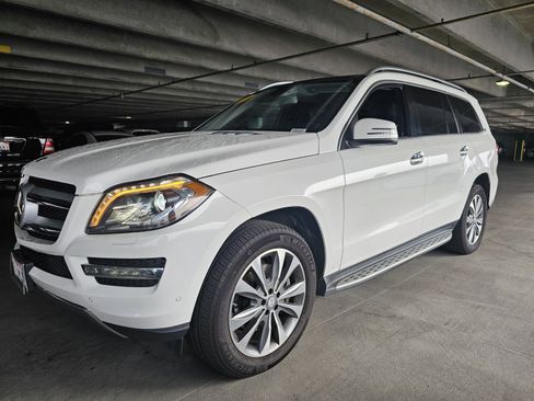 Used 2015 Mercedes-Benz GL 450 4MATIC image 4