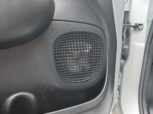 Used 2019 FIAT 500L Pop w/ Popular Equipment Group image 11