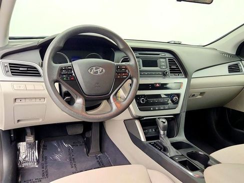 Used 2015 Hyundai Sonata SE FWD image 12