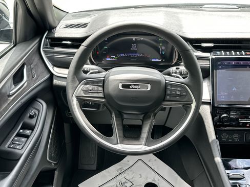 Used 2024 Jeep Grand Cherokee Limited 4xe image 24