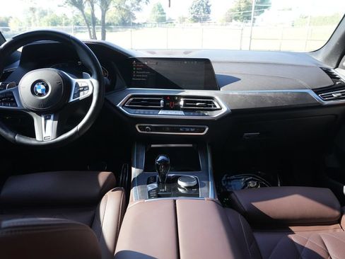 Used 2023 BMW X5 xDrive40i w/ M Sport Package AWD/4WD image 19