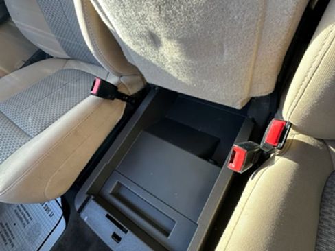 Used 2011 Ford F250 XLT w/ Chrome Pkg image 11