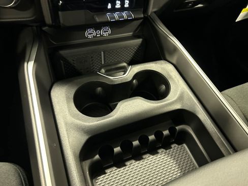 New 2026 RAM 1500 4x4 Crew Cab image 25