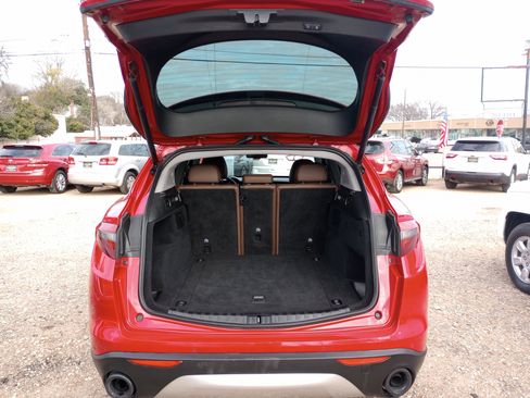 Used 2018 Alfa Romeo Stelvio AWD image 12