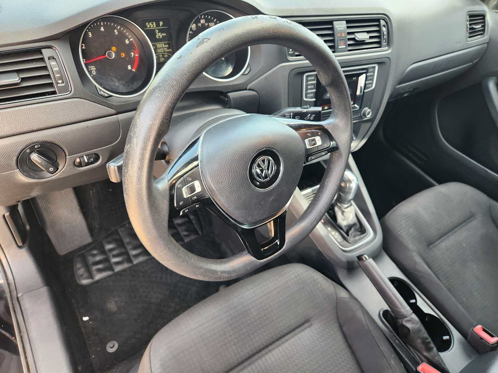 Used 2016 Volkswagen Jetta S FWD image 2