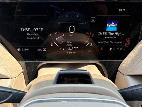 Used 2026 GMC Yukon Denali w/ Denali Reserve Package AWD/4WD image 11