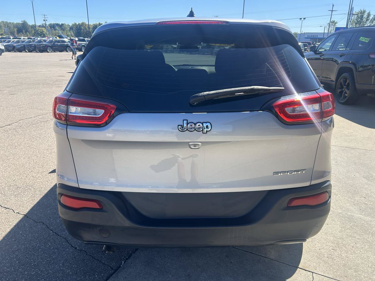 Used 2014 Jeep Cherokee Sport FWD image 6