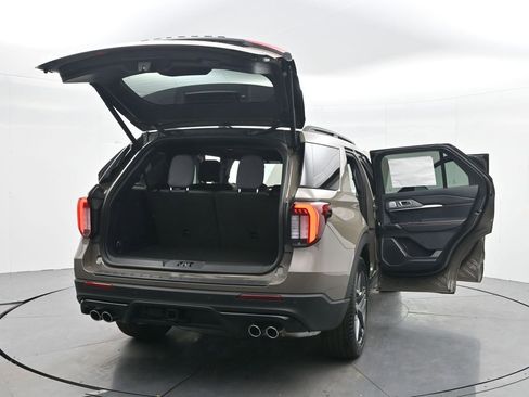 New 2026 Ford Explorer ST w/ Sun And Sound Package image 47