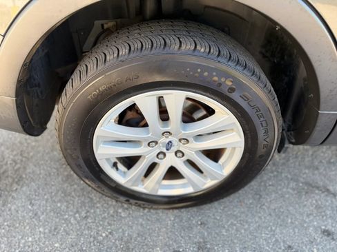 Used 2018 Ford Explorer XLT w/ Equipment Group 202A AWD/4WD image 12