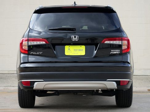 Used 2021 Honda Pilot Touring image 10