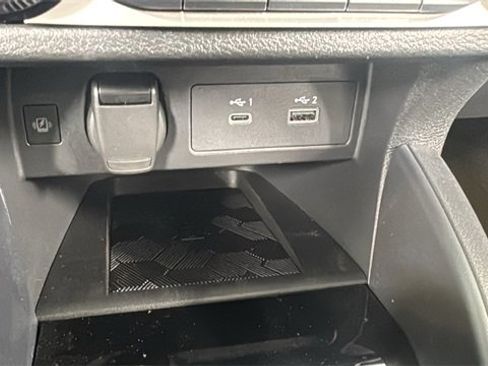 New 2025 Nissan Versa SR w/ Trunk Package image 25