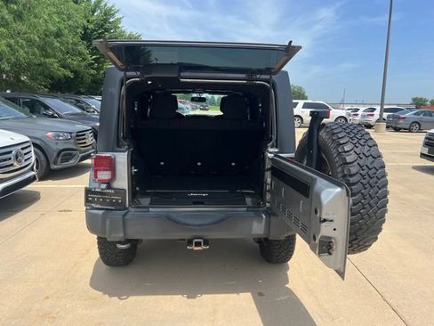 Used 2013 Jeep Wrangler Unlimited Sport AWD/4WD image 9