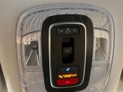 Used 2024 Hyundai Kona Limited image 17