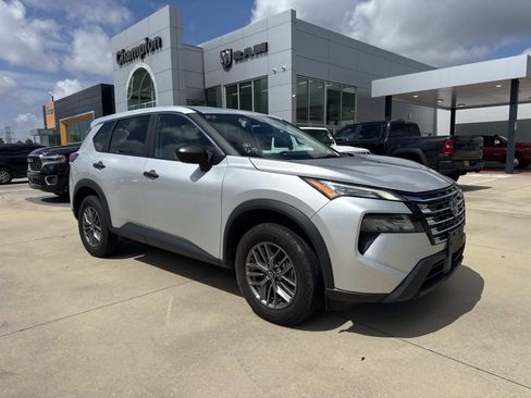 Used 2024 Nissan Rogue S AWD/4WD image 1