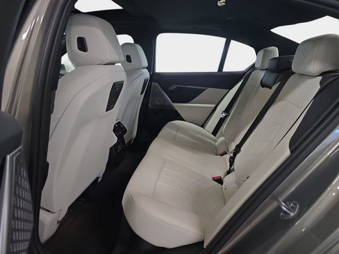 New 2026 BMW 530i RWD image 9