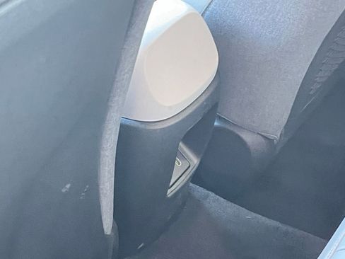 Used 2025 Hyundai Elantra Limited image 24