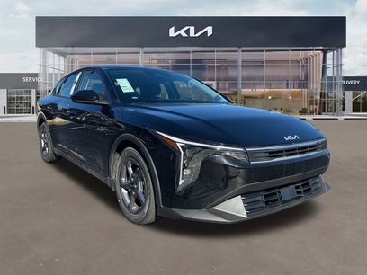 New 2025 Kia K4 LXS