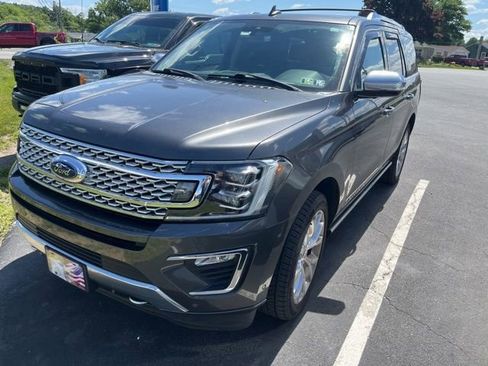 Used 2018 Ford Expedition Platinum AWD/4WD image 2