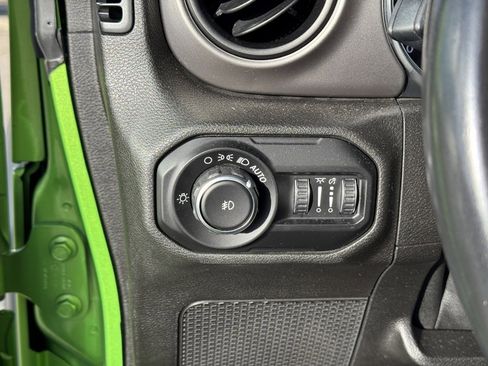 Used 2019 Jeep Wrangler Unlimited Sport S image 18