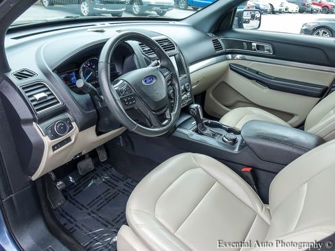 Used 2019 Ford Explorer XLT w/ Equipment Group 202A AWD/4WD image 9