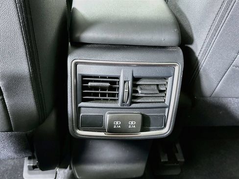 Used 2020 Subaru Forester Premium AWD/4WD image 28