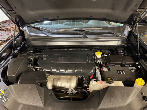 Used 2023 Jeep Cherokee Altitude Lux w/ Lux Elite Package image 27