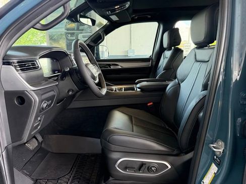 New 2026 Jeep Grand Wagoneer 4WD image 12