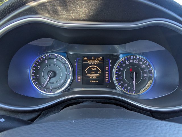 Used 2017 Chrysler 200 Limited Platinum FWD image 22