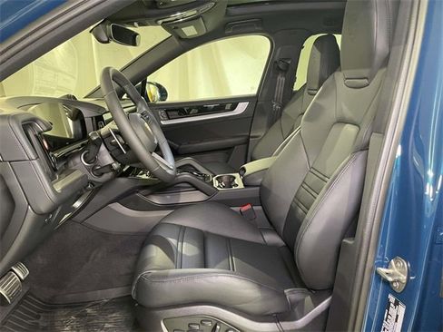 New 2026 Porsche Cayenne S image 16
