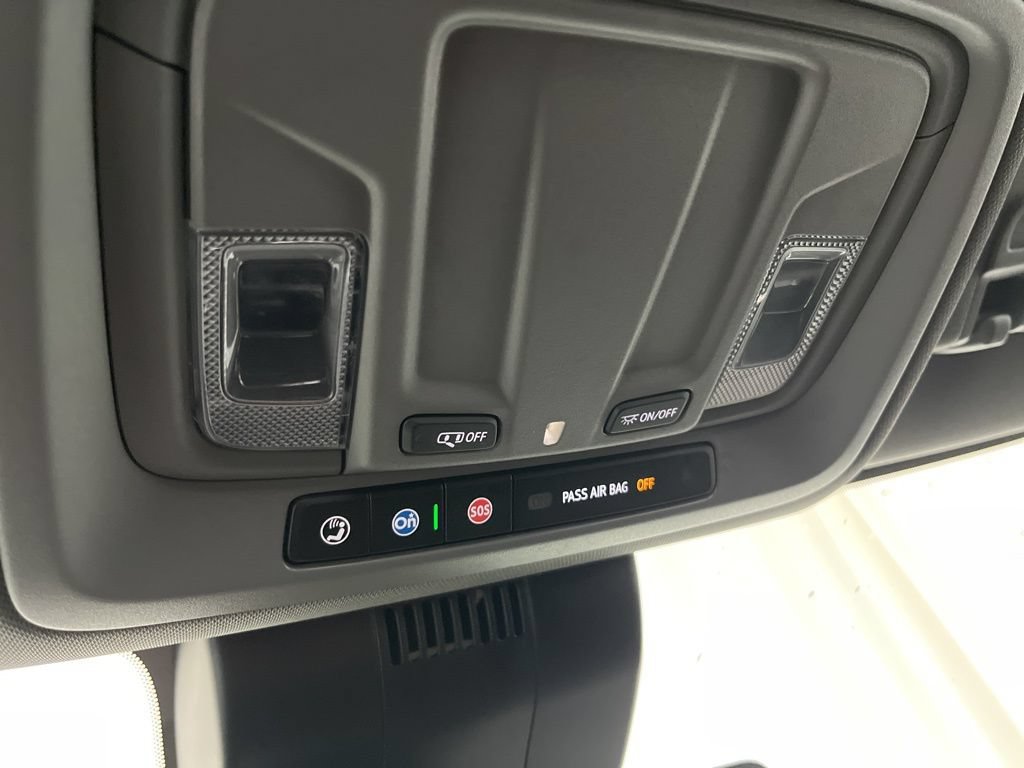 Used 2023 Chevrolet Silverado 1500 LT AWD/4WD image 15
