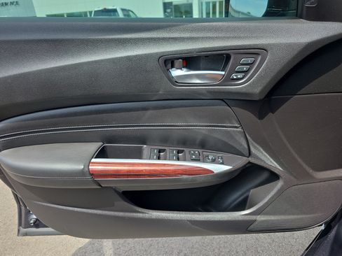 Used 2015 Acura TLX w/ Technology Package FWD image 17