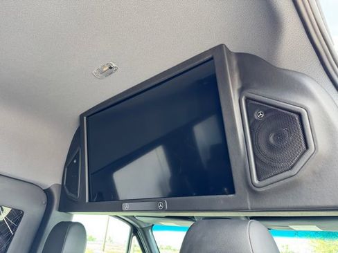 Used 2024 Mercedes-Benz Sprinter 2500 image 35