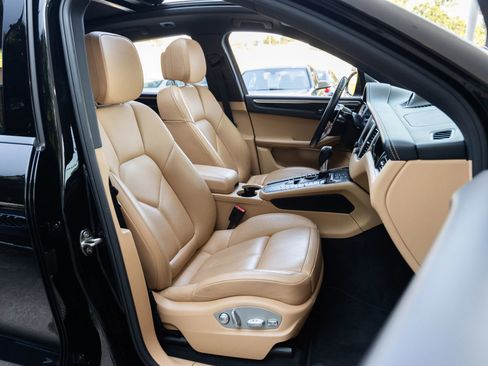Used 2018 Porsche Macan Sport Edition image 19