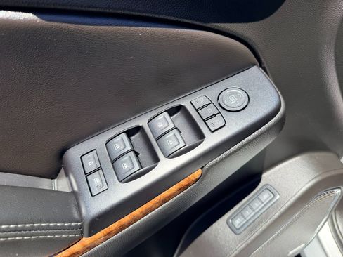 Used 2018 Chevrolet Tahoe Premier AWD/4WD image 20
