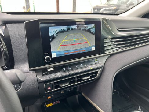 Used 2025 Toyota Camry LE image 24