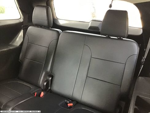 Used 2019 Chevrolet Traverse LT w/ LT Premium Package AWD/4WD image 10