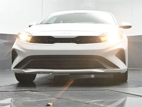 Used 2024 Kia Forte LXS image 31