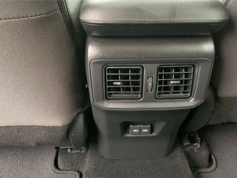 Used 2023 Toyota RAV4 XLE image 27