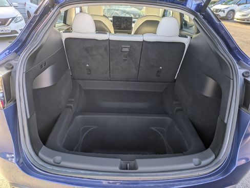 Used 2022 Tesla Model Y Long Range image 20