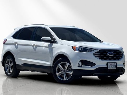 Used 2022 Ford Edge SEL w/ Convenience Package AWD/4WD image 2