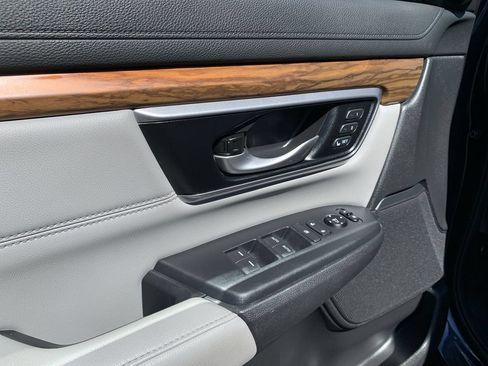 Used 2019 Honda CR-V Touring image 16