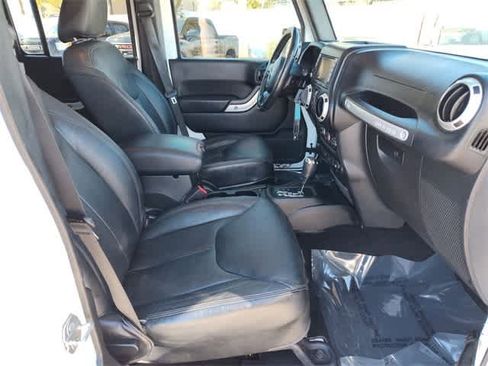 Used 2017 Jeep Wrangler Unlimited Sahara w/ Connectivity Group image 20
