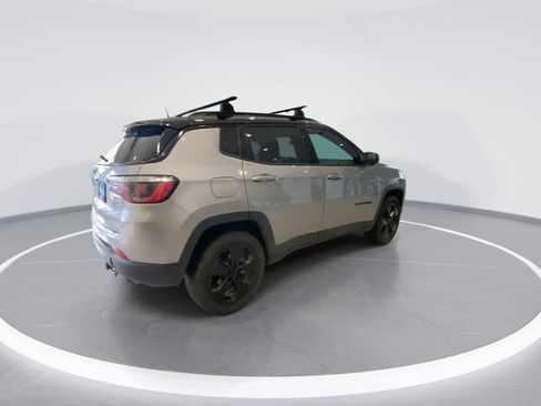 Used 2018 Jeep Compass Latitude w/ Popular Equipment Group AWD/4WD image 8