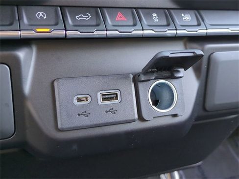 Used 2020 Chevrolet Silverado 1500 LT w/ All-Star Edition image 21