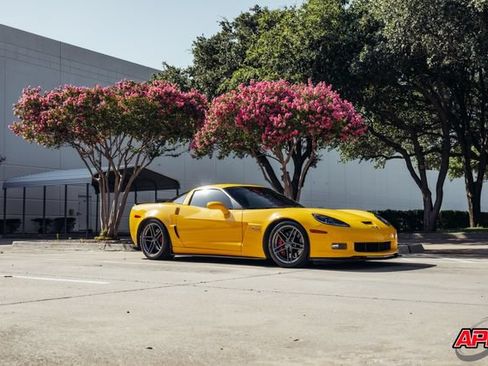 Used 2008 Chevrolet Corvette Z06 w/ Preferred Equipment Group RWD image 18