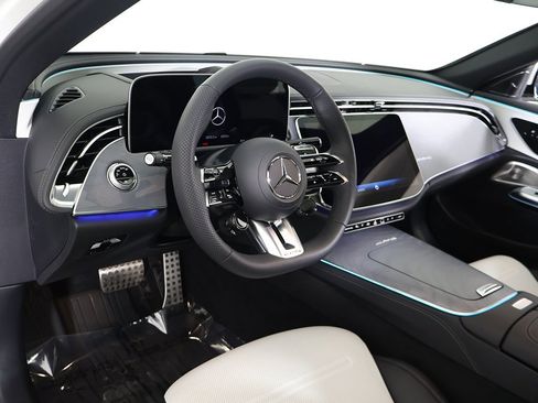 Used 2026 Mercedes-Benz E 53 AMG e 4MATIC Sedan image 33