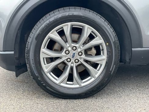Used 2023 Ford Explorer XLT w/ Equipment Group 202A AWD/4WD image 22