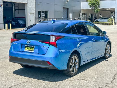 Used 2022 Toyota Prius XLE FWD image 6